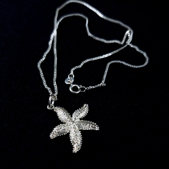 Sterling Silver Jewelry - Starfish pendant necklace with ornate details sterling silver layer necklace